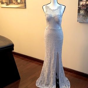 Prom or any formal occasion! You won’t find this dress anywhere! 🎐